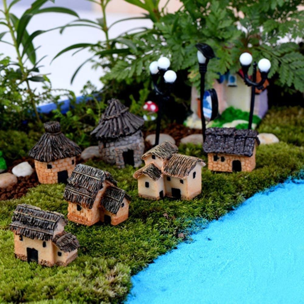 8-Designs-Mini-Resin-Cottages-Miniature-Village-Houses-Landscaping-Fairy-Garden-Bonsai-Pot-Decorative-Figurines-20210310-045205.jpg